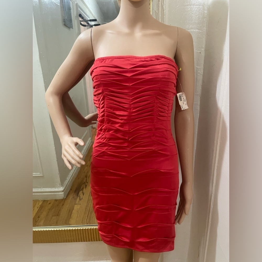 Nikibiki Strapless Red Dress - Picture 4 of 6